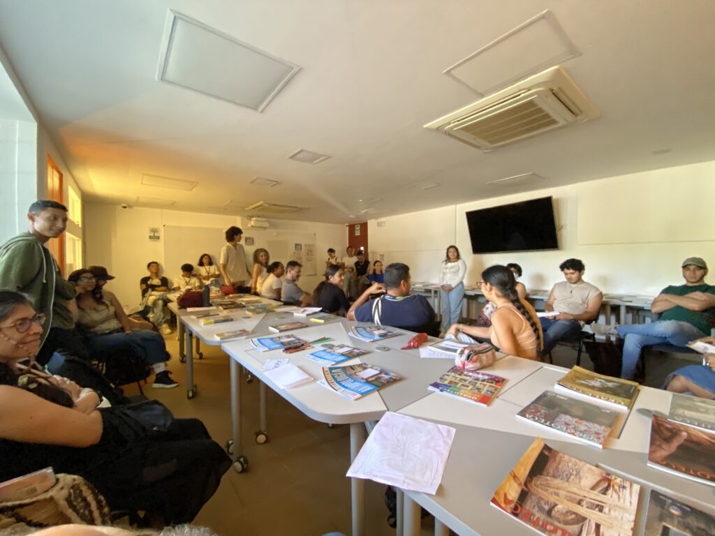 Ética encarnada: encuentros, desencuentros y afectos en el cuerpo como investigadorxs antropólogxsFecha: 14 de octubre de 2025·Lugar: Laboratorio de Etnografía·Coordinación: Sarah A. Pallares; Daniela Bonfante; Andrés García; Juan Sebastián Montanez